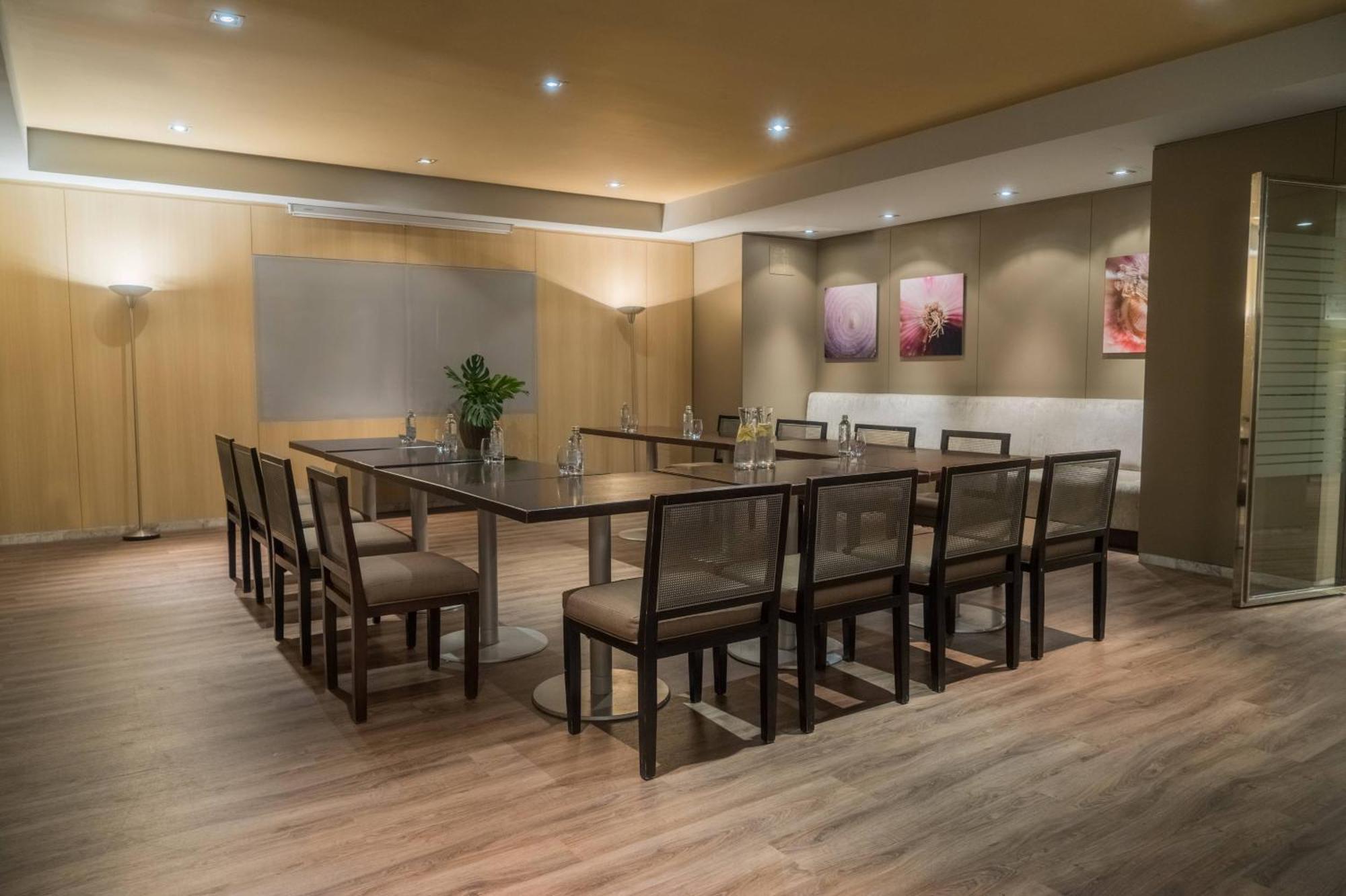 Ac Hotel Ciudad De Sevilla By Marriott Exterior photo