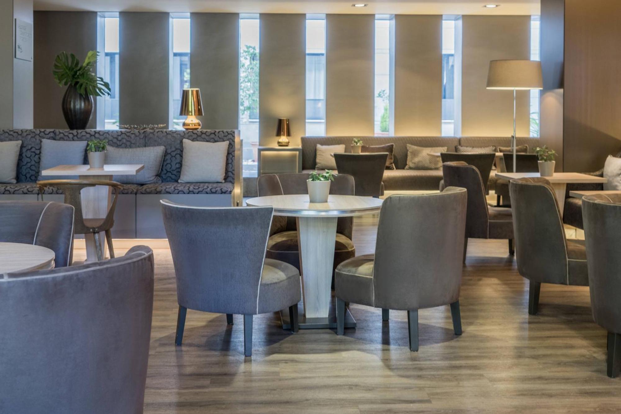 Ac Hotel Ciudad De Sevilla By Marriott Exterior photo