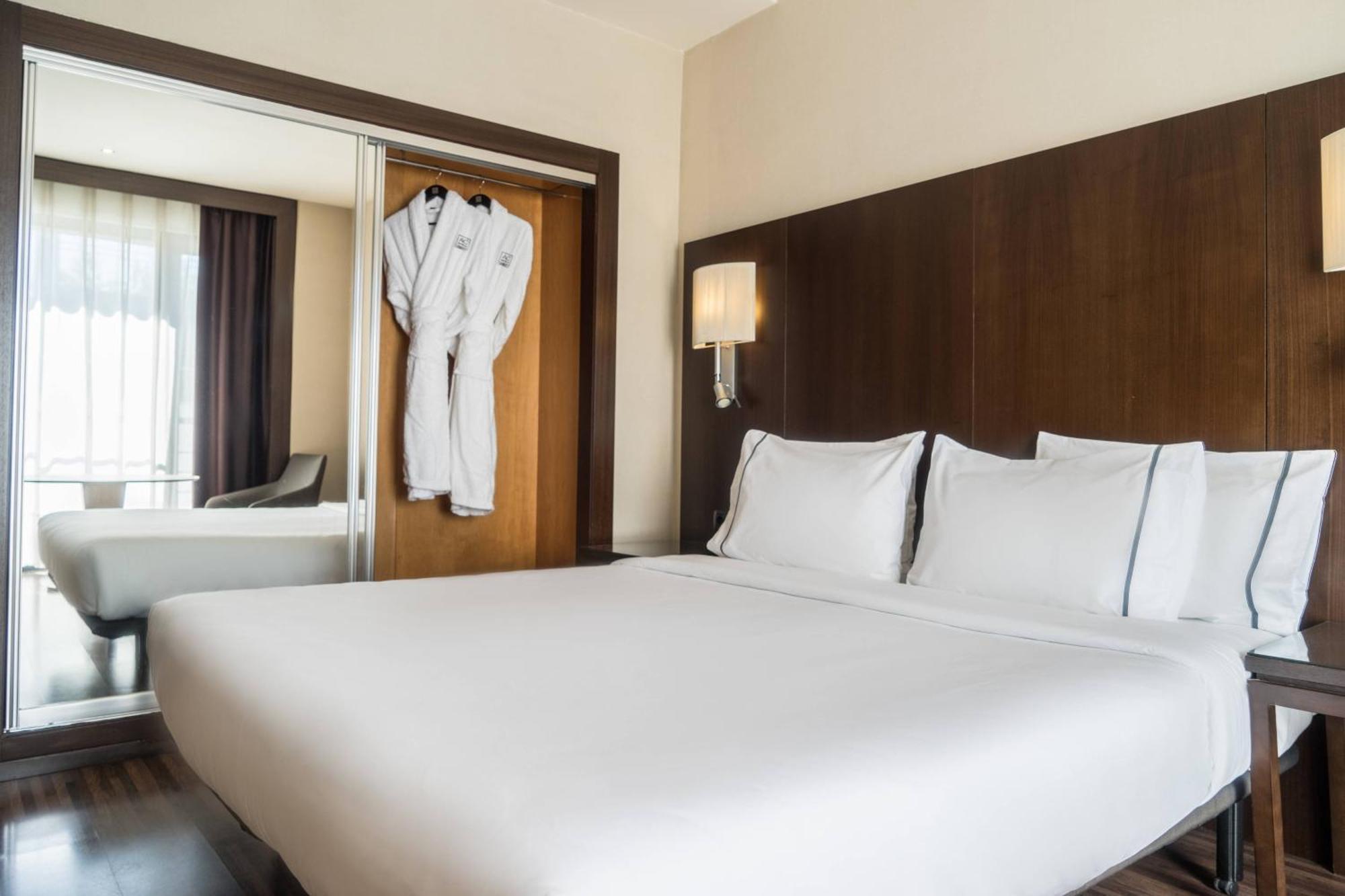 Ac Hotel Ciudad De Sevilla By Marriott Exterior photo